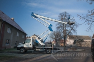 Vysokozdvižná auto plošina k pronájmu 